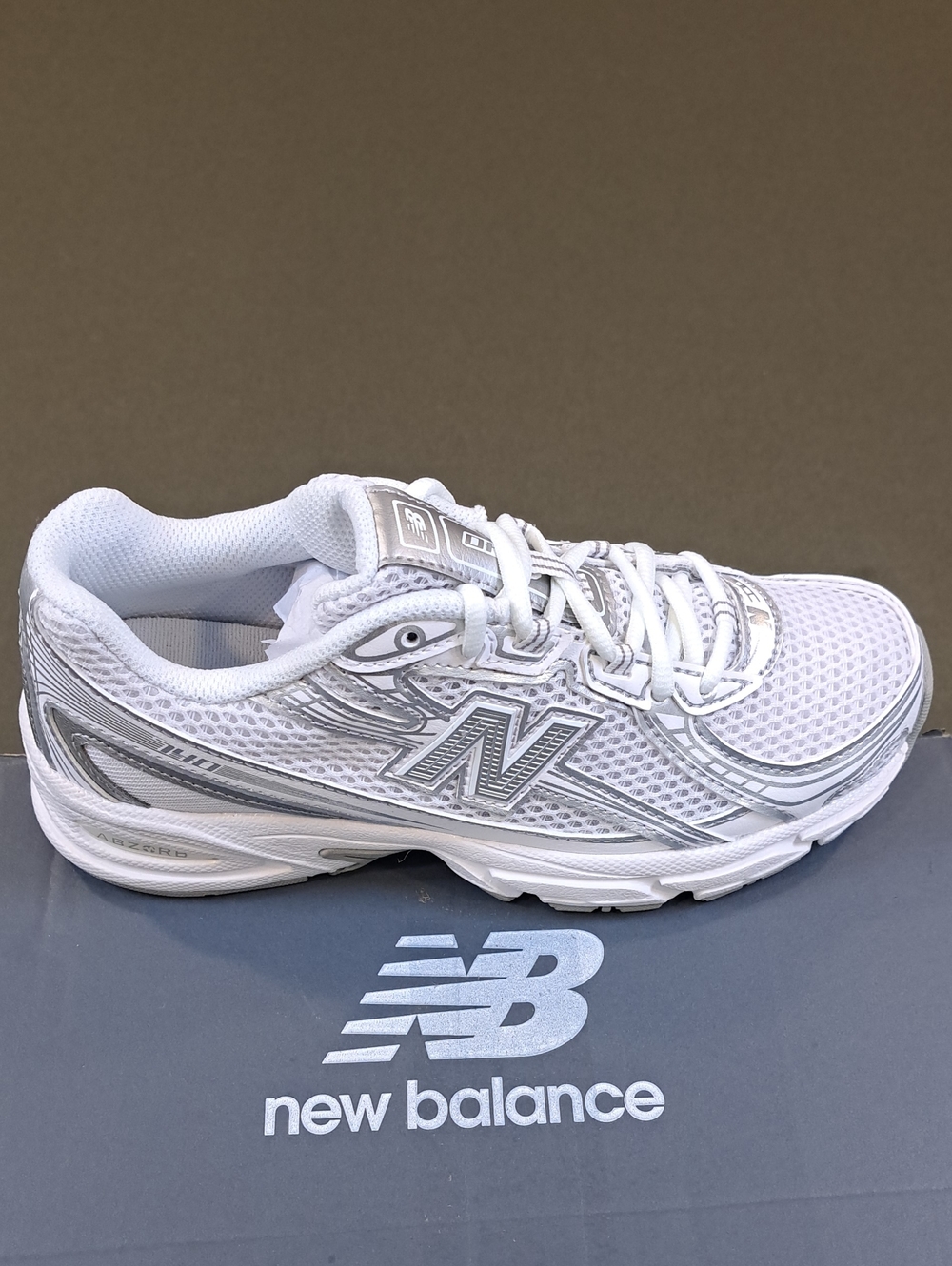 New Balance 740 Lace - Color: White with Silver Metallic - Size: Kids 4
